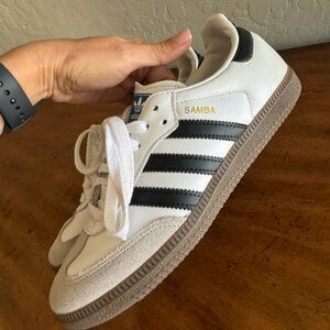 EUC Adidas Samba OG Leather Retro Shoes - Size 6 Men's/7 Women's White